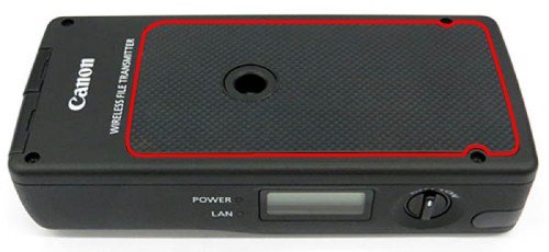 Betroffene Gummifläche des Canon WFT-E7B (Bild: Canon)